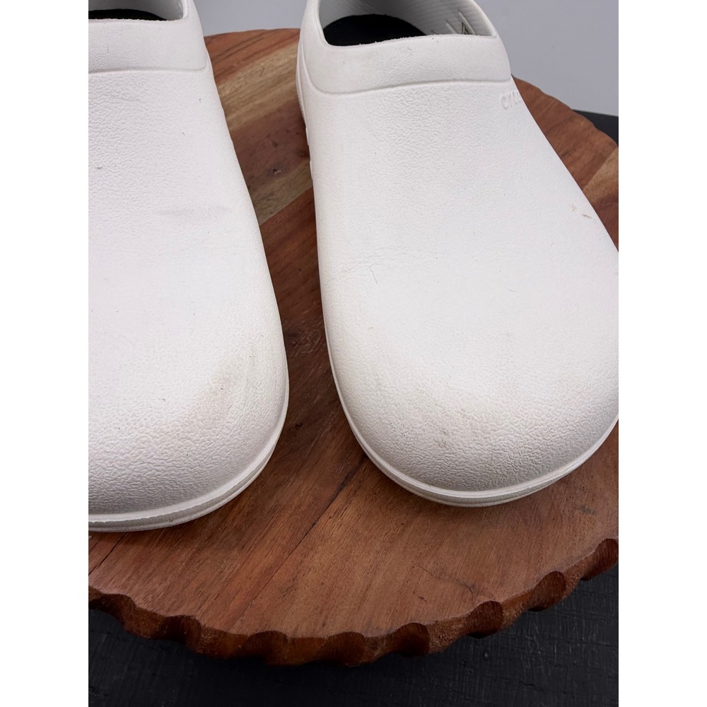 Crocs On-The-clock Clogs Women Size 9 White Slip Resistant Work Shoes 205073 - Picture 2 of 8